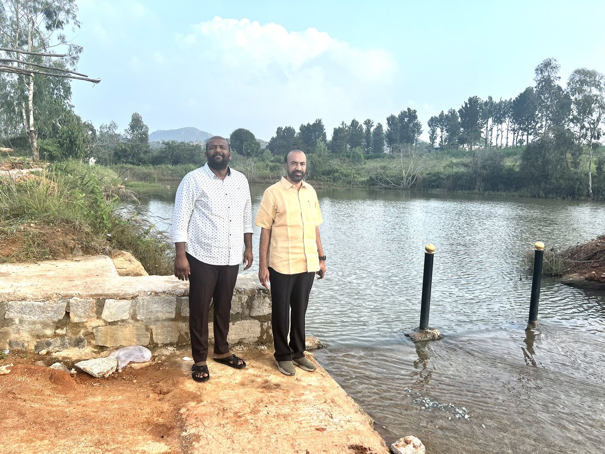 MuniyappaBjp's tweet photo. ಈ ದಿನ ಆಂಧ್ರಪ್ರದೇಶದ ಟಿಡಿಪಿ ಪಕ್ಷದ ಅನಂತಪುರ ಜಿಲ್ಲೆಯ ಪ್ರಭಾವಿಗಳಾದಂತಹ ಮಾಜಿ ಮೇಯರ್ ಹಾಗೂ ಮಾಜಿ ಶಾಸಕರು ಹಾಗೂ ಪಕ್ಷದ ಪ್ರಭಾವಿಗಳಾದಂತಹ ಪ್ರಭಾಕರ್ ಚೌದ್ರಿ ರವರನ್ನು ಭೇಟಿ ಮಾಡಿದ ಸಂದರ್ಭ #BYVijayendra4CM #bjpಕಚೇರಿ #TDPAP https://t.co/a6ruE3fvi1