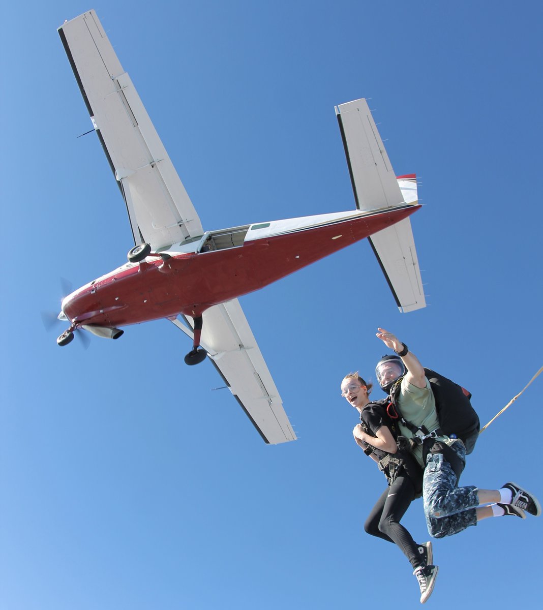 SkydiveOregon's tweet photo. Happy Thanksgiving!🍁🍂 We are thankful to everyone who helped make our 2022 Skydiving Season great! https://t.co/Ki5djw83Gj