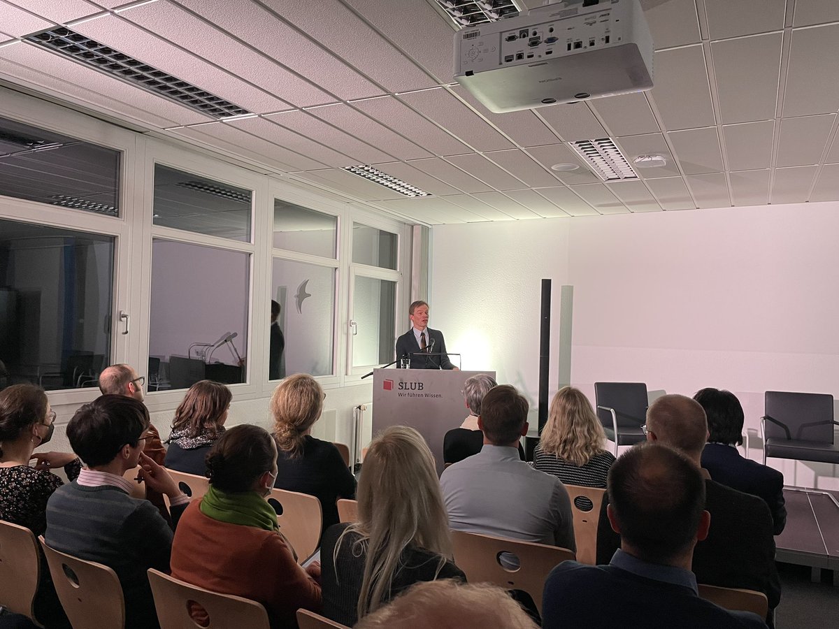 SLUBdresden's tweet photo. Es ist soweit🥳 Wir weihen die neuen Räume unseres #OpenScience Labs ein! Gemeinsam mit @tudresden_de & @DRESDEN_concept-Partnern bringen wir hier künftig Interessierte, Enthusiast:innen & Skeptiker:innen einer offenen Wissenschaftskultur zusammen. Gleich: Podiumsdiskussion… /ag https://t.co/BbW7AriVUH