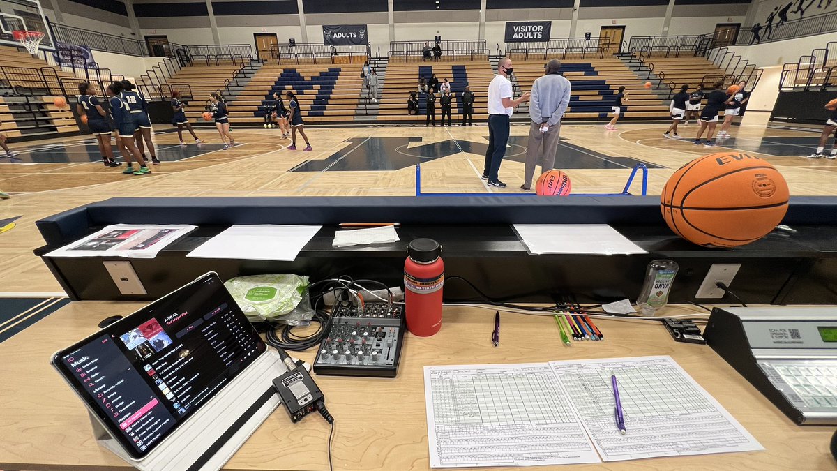 TMayerTV's tweet photo. Had a blast #PAGameDay #PAannouncer @MariettaGAhs Girls 🏀 Marietta Showcase Classic @MariettaHSHoops @MariettaCitySch #MHSBlueDevils #MariettaBlueDevils #GoBigBlue https://t.co/Bx24xlD4Zk