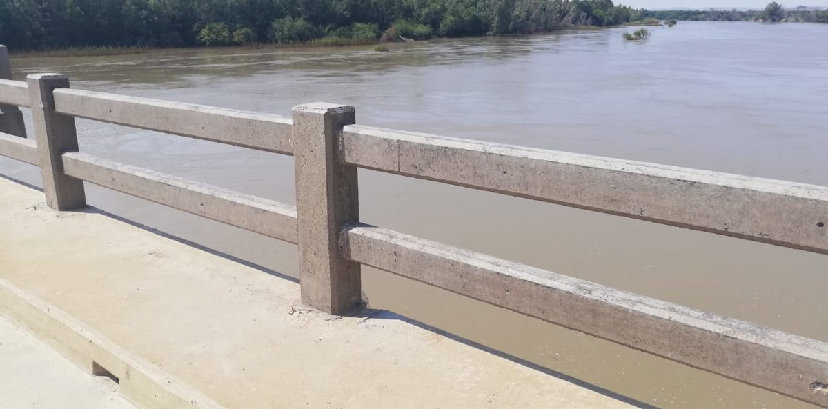 NC_drpw's tweet photo. The Department of Roads and Public Works is conducting joint sealing and repairing guardrails of the  Putsonderwater bridge on the DR3309 road in the Z.F Mgcawu District. Working to create safer bridges in our province. 
#TrendsettersInInfrastructureDelivery https://t.co/Tdmbnr8vkP