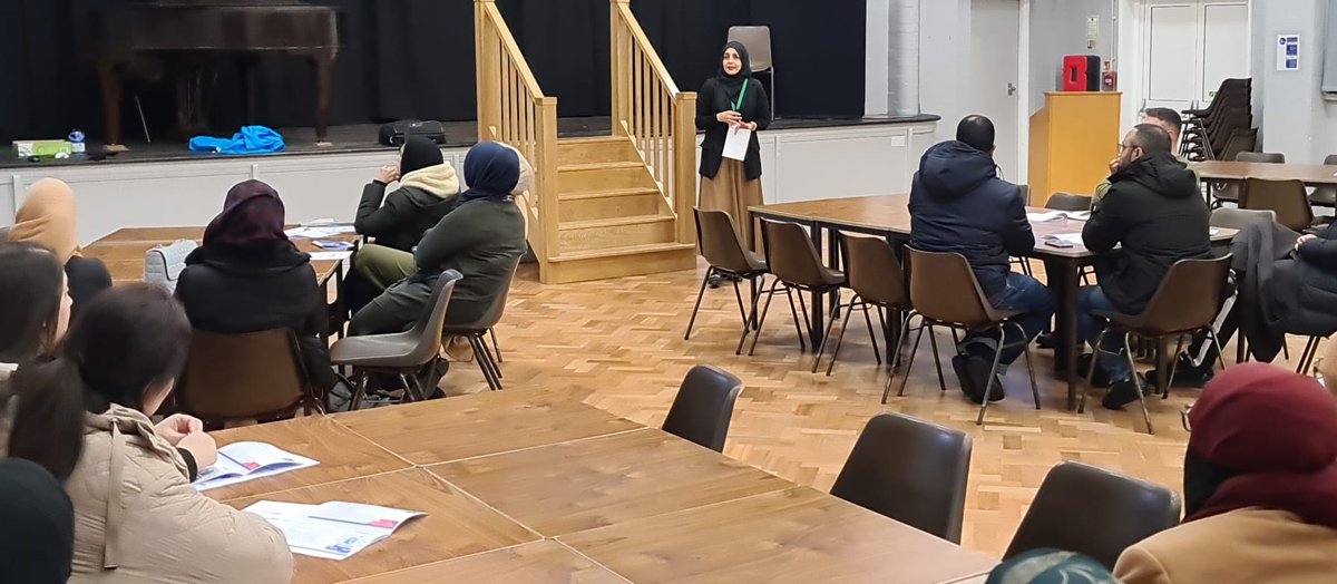 ChallneyBoys's tweet image. Welcome Year 7 parents to our #ParentalEngagementSession - #TechnologyForLearning
▶️ The Problem with Remembering &amp;gt; Henry Cross
▶️ @GCSEPod &amp;gt; Kiran Akhmad
▶️ @BedrockLearning &amp;gt; Sarah Parkins
▶️ @Tassomai &amp;gt; Charlotte Owen