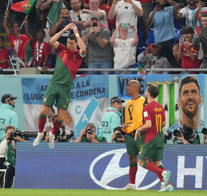 5 farklı Dünya Kupası'nda gol atan ilk futbolcu olarak tarihe geçtiği an. #Ronaldo 🇵🇹