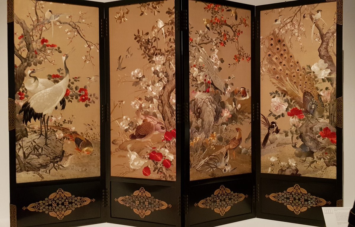 Nesquik1962's tweet photo. A couple of screens with intricate needlework. Incredible how these things were done. Close up on the Mandarin ducks.
#QueensGallery #JapanExhibition https://t.co/ACtrTEwgmz