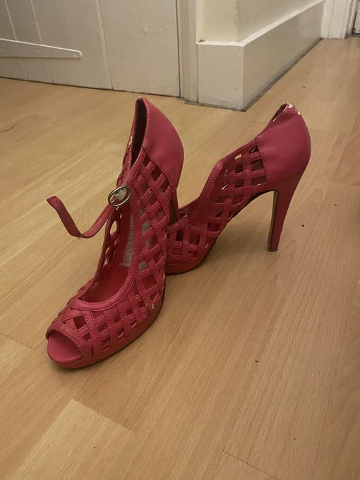 Selling off some of my shoes used on shoots and domination work 😈 inbox for details 👠👠👠👠 https://t.c<a href="/tag/messy"class="tags"><span>#messy</span></a><a href="/tag/wam"class="tags"><span>#wam</span></a><a href="/tag/sploshing"class="tags"><span>#sploshing</span></a>