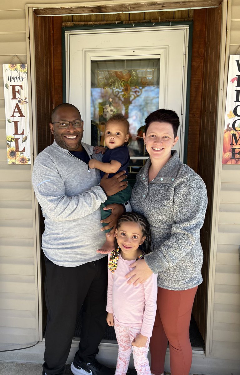 MarioAndersonTV's tweet photo. Happy Thanksgiving from my family to yours, #Twitterverse!
🦃🍂
Have a great day everyone! https://t.co/QQ5H9rOo9q