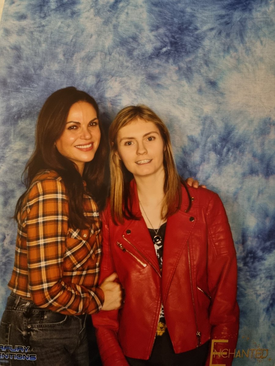 jmoducklings_96's tweet photo. On the Saturday morning when I met Lana I was extremely nervous and the way Lana put her hand around my arm calmed me down so much ❤️❤️
@LanaParrilla
#enchanted4 #onceuponatime https://t.co/CgjdulF84s