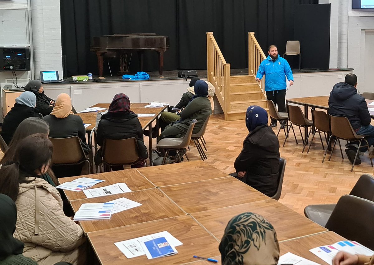 ChallneyBoys's tweet image. ...and there&apos;s more!😊

▶️ @SenecaLearn - Oliver Baxter and Will Dean
▶️ @MathsWatchLtd &amp;gt; Muhammad Haroon
▶️ #AnkiFlashcards &amp;gt; Henry Cross
#ParentalEngagementSession - #TechnologyForLearning