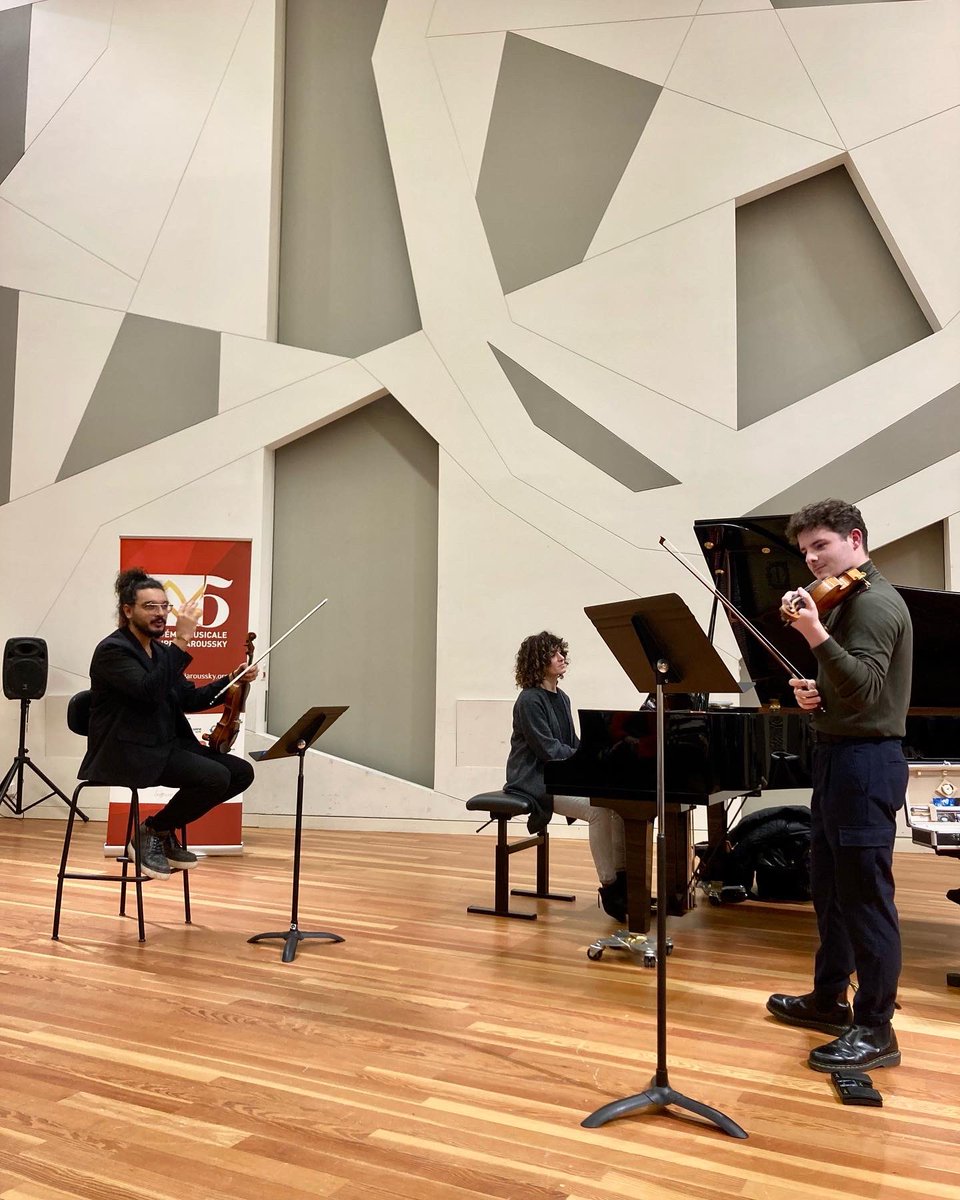 ClaireVisentini's tweet photo. Inspirante Masterclass de @NemanjaRadulOFF, cet après-midi, dans le cadre du programme Jeunes Talents de l’@acad_jaroussky, soutenu depuis plusieurs années par le mécénat de la @caissedesdepots ! 🎶 #mecenatCDC https://t.co/lgpFHDQDmV