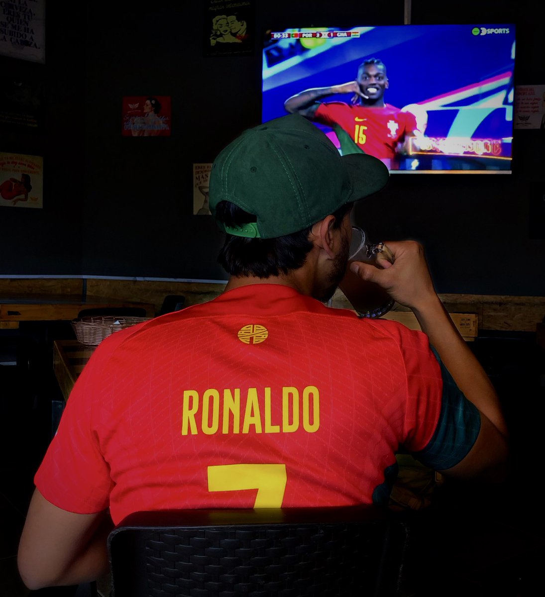 ElSamu_BSC's tweet photo. #CR7𓃵 #Portugal #FIFAWorldCup #WorldcupQatar2022 #Siiiiuuuu https://t.co/655hUpcR6X