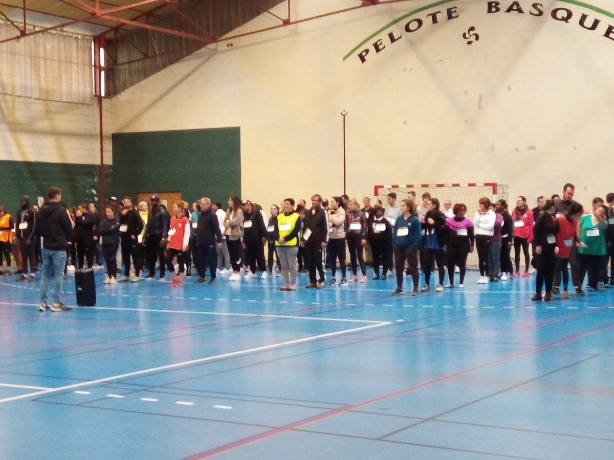 Clôture ce soir de la journée Du stade vers l'emploi. 110 demandeurs d'emploi et 20 entreprises ont pu se découvrir autrement :des recrutements sont déjà concrétisés ! Un grand 👏 aux équipes @poleemploi_PDL de la Mayenne, ainsi qu'à <a href="/FFAthletisme/">FFAthlétisme</a> et au Stade Lavallois Omnisports