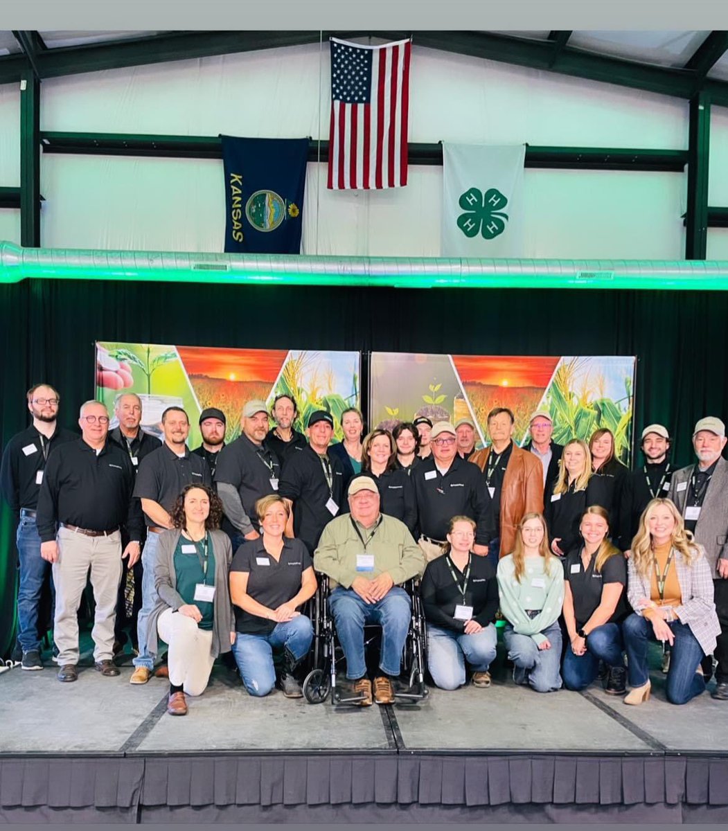 Happy Thanksgiving 🍁 from the PrairieFood Team! We honor and appreciate the Farmers &amp; Ranchers who work hard all year to produce the food on our table. #happythanksgivng #local <a href="/PrairieFoodNow/">PrairieFood™</a>