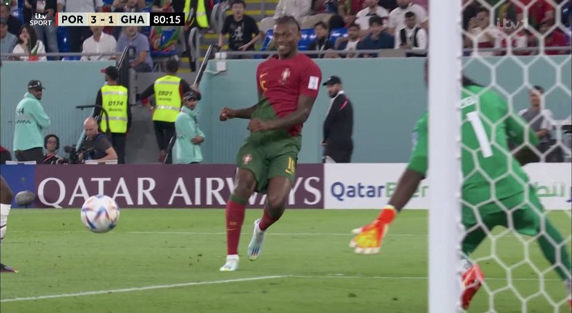 Rafael Leao smiling before his shot had even gone in…🤣