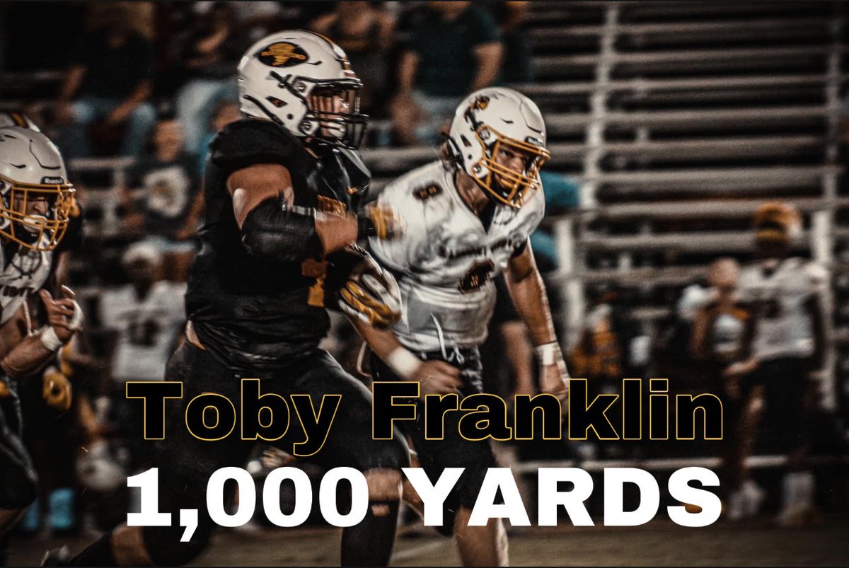 Congratulations to senior fullback Toby Franklin on 1,000 yards rushing this season!
📸: <a href="/erin_franklinn/">ERIN FRANKLIN</a>