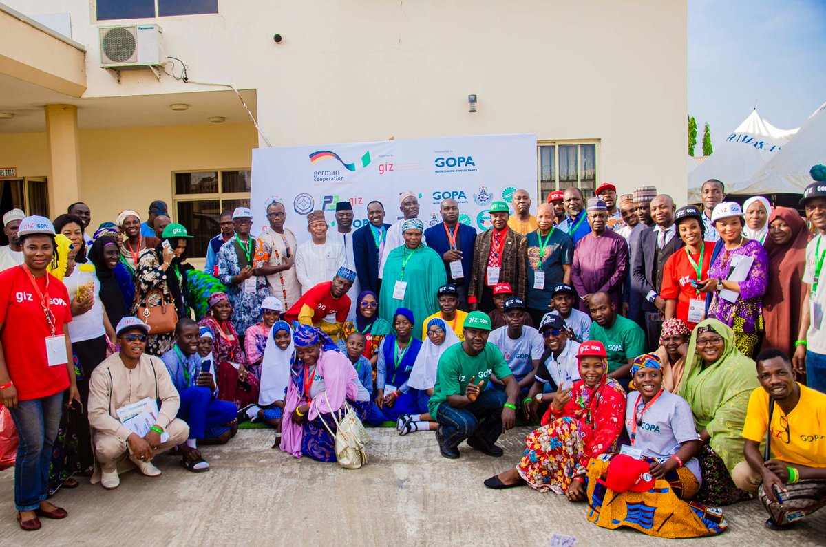 SEDIN_Nigeria's tweet photo. The event witnessed the presence of the Emir of Agaie, Commissioners, @smedaninfo Director, Public Service actors in Niger state and the #SEDIN Programme lead @markus_wau . 

The #MarketPlace is implemented by #GOPA consulting limited with support from #GIZ #SEDIN https://t.co/EJoeGqiTM4