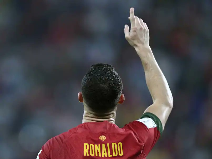 b_jeba_7's tweet photo. Cristiano Ronaldo becomes the first man in history to score at FIVE World Cups...  
@Cristiano forever 🔥
🇩🇪2006 
🇿🇦2010
🇧🇷2014
🇷🇺2018 
🇶🇦2022 https://t.co/1HcjvjqFOD