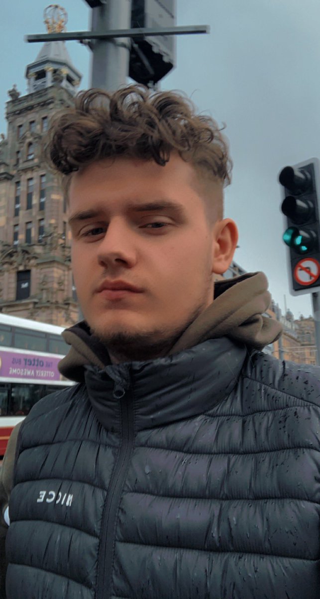 AndyKB_'s tweet photo. The difference that 2 months has had on me. Started working on myself and putting myself first. Lost weight and feel comfortable in my body for once. I was around 95kg in the first photo, now I am sitting at 77kg. Take your time, work on yourself, and always put yourself first! https://t.co/RZ8zCfztsi
