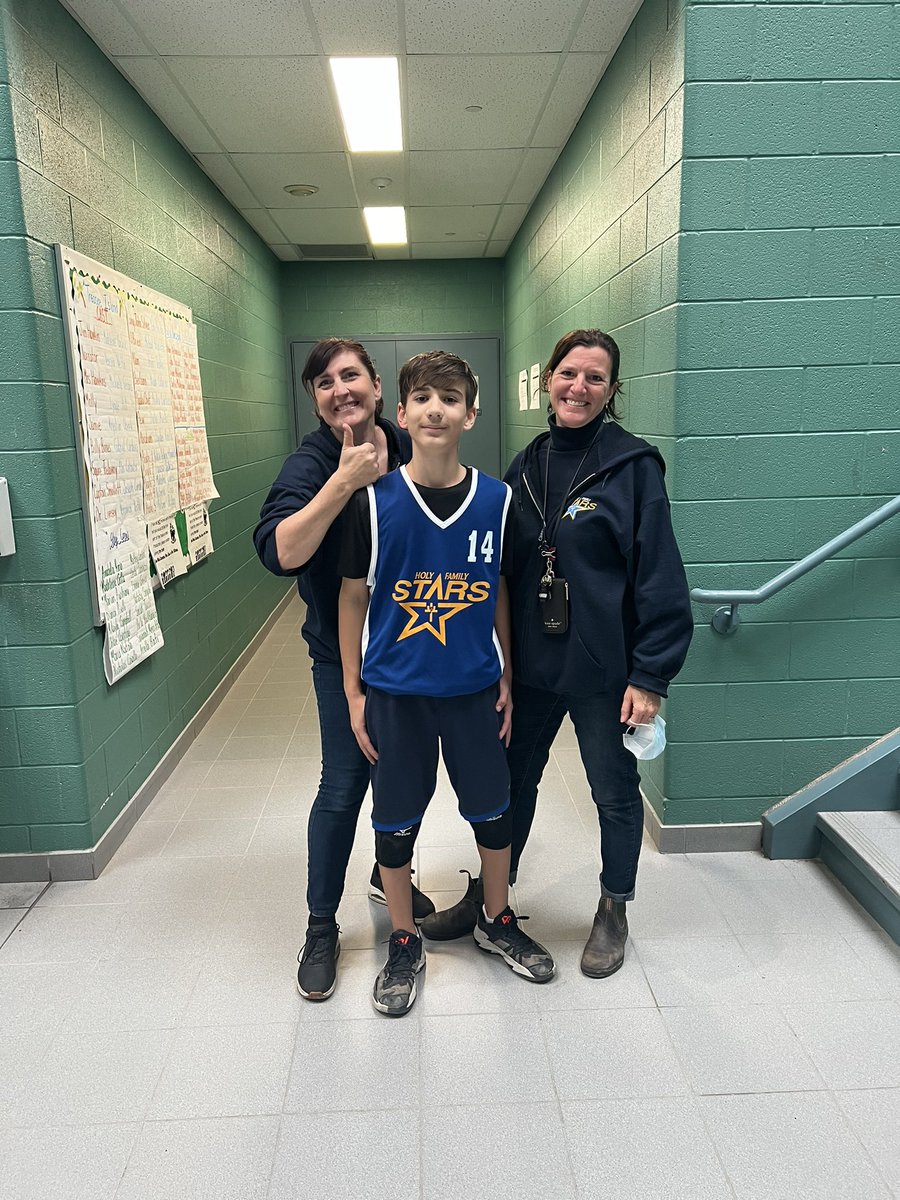frankpignataro3's tweet photo. Awesome job Holy Family’s intermediate boys volleyball team @Fraboys3 @HOFAM_DPCDSB https://t.co/LLlaqEiN9C