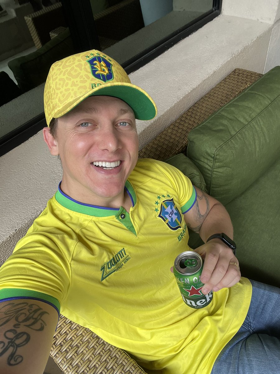 Rodrigo_GheR's tweet photo. Boraaaa🍺🍺🍺🇧🇷🇧🇷🇧🇷 https://t.co/56p8rj3CW5
