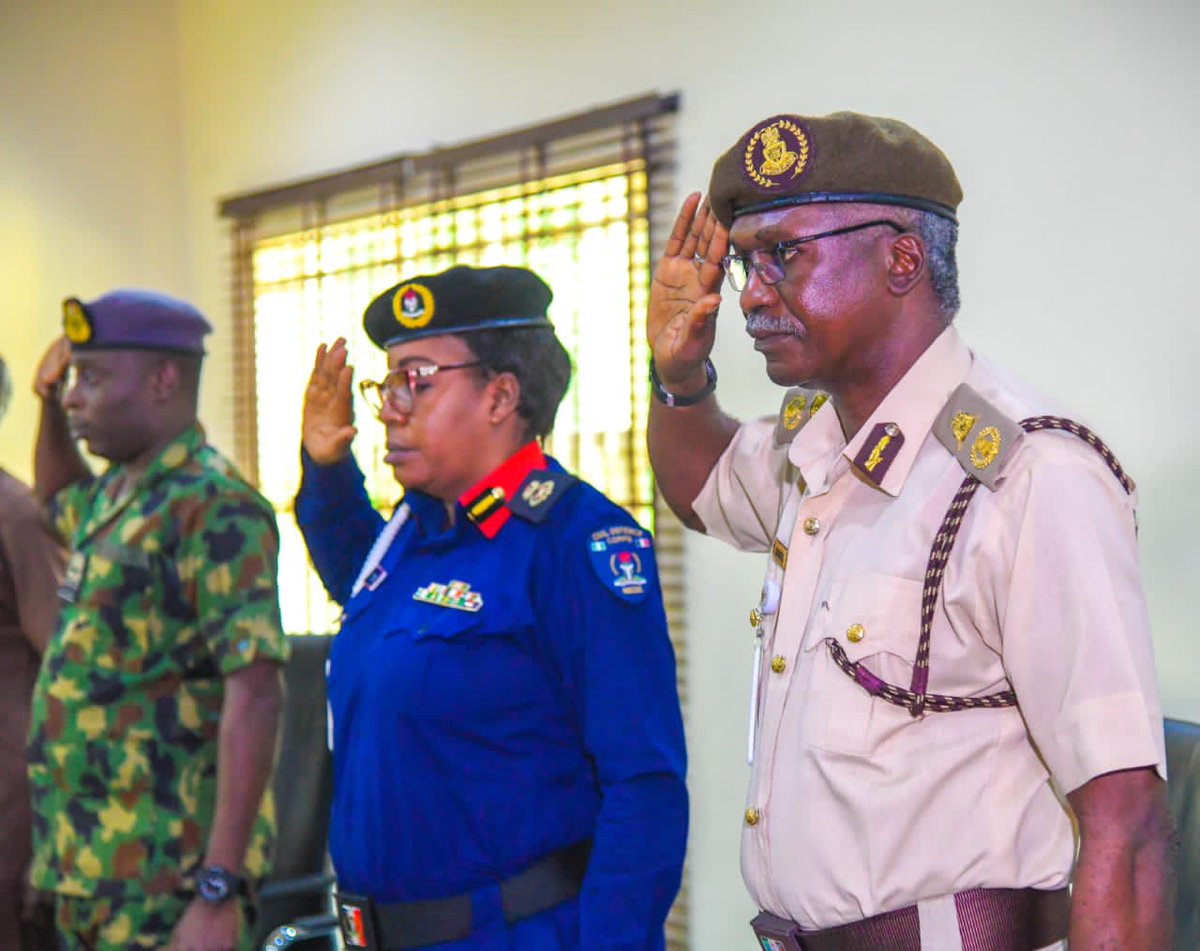 govdouyediri's tweet photo. Today, I presided over the 20th State Security Council Meeting where we reviewed the security situation in the state during the ravaging flood. I used the opportunity of the meeting to appreciate the security agencies for the sustained improvement in our security situation. https://t.co/qQcY2A6SP5
