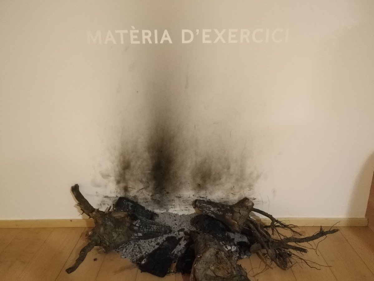oriolgasulla's tweet photo. Inauguració al Centre Cultural El Casino @manresacultura de l'exposició Matèria d’Exercici, on he participat amb la creació del projecte educatiu😊🙌 Comissariada per @orifondevi i #OriolVilanova, ens apropa a la vessant materialista i performativa de Sant Ignasi @Manresa2022 https://t.co/5kpR76Fygc