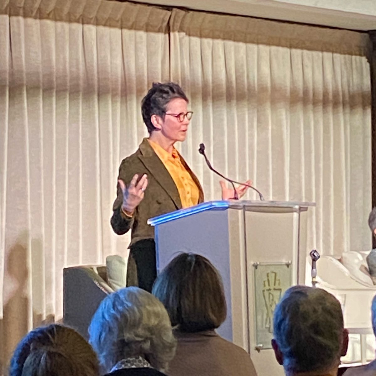 Read4theCure's tweet photo. What a great event in Toronto last night! We were thrilled to join all 350 of you readers at Toronto’s Palais Royal last night. Our Toronto events are always near and dear to our hearts, because that’s where Read for the Cure first started. How long have you been attending? https://t.co/AyWetW7OE4