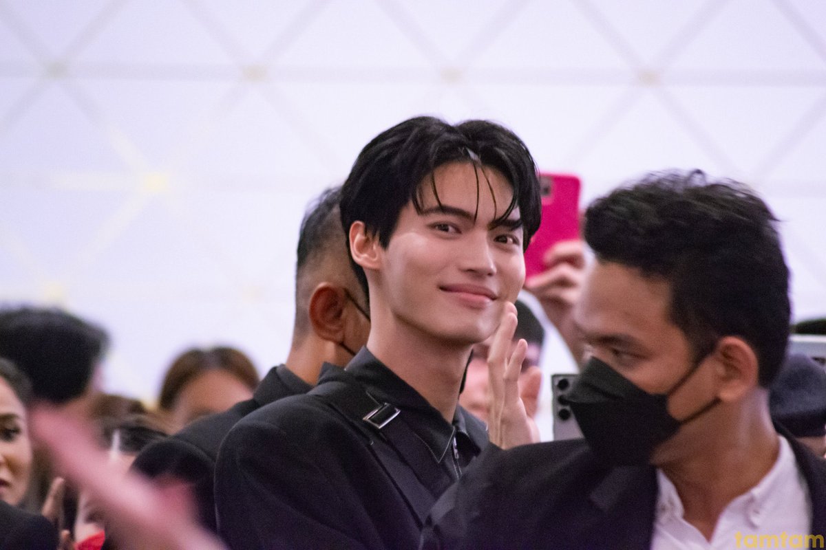 𝐑𝐨𝐬𝐞 💐 on Twitter "Take care of yourself na ♥️. You are so skinny