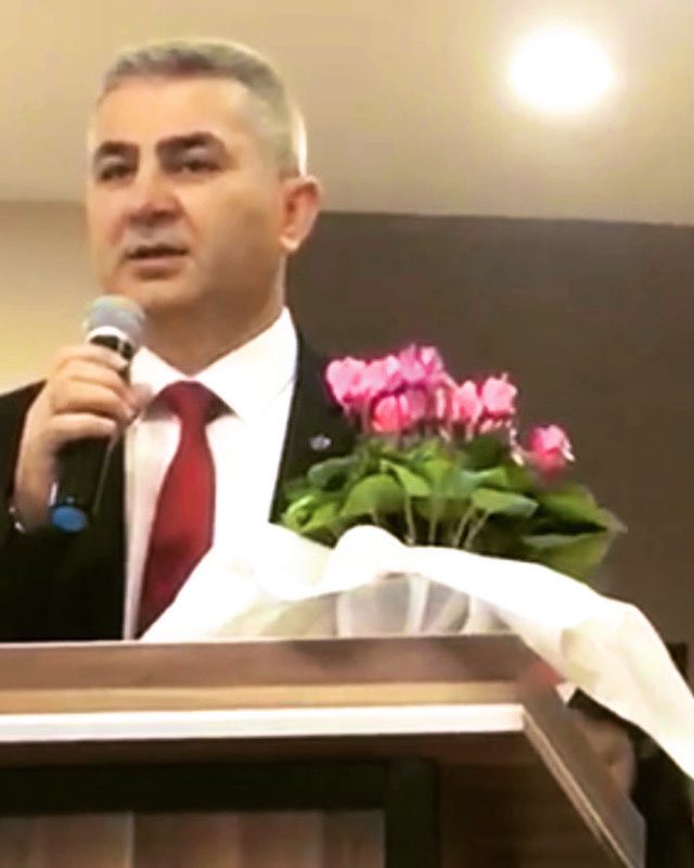 Başta başöğretmen Mustafa Kemal Atatürk,sevgili eşim Halit Özden ve kıymetli tüm öğretmenlerimizin öğretmenler günü kutlu olsun.Yeni nesiller yetiştirmek için harcadığın özveri, emek ve sevgine hayranım canım eşim..Mesleğinde başarılarla dolu yılların olsun inşallah..👏🏻🧿🧿