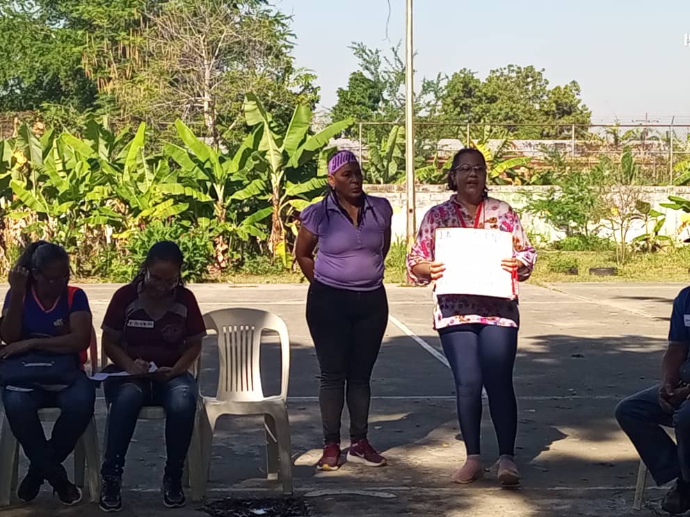 #24Nov/ Desde 
E.B Julian Landaeta Robles, E.B.N Reina Vázquez, Y E.B.N Sarcos Villena, se realizan Conversatorios para la Erradicación de la Violencia a la Mujer
!Trabajando para nuestras Mujeres desde cada espacio de nuestro Municipio 
#1AñoLinaresRebelde
#BuenVivirPorElPueblo