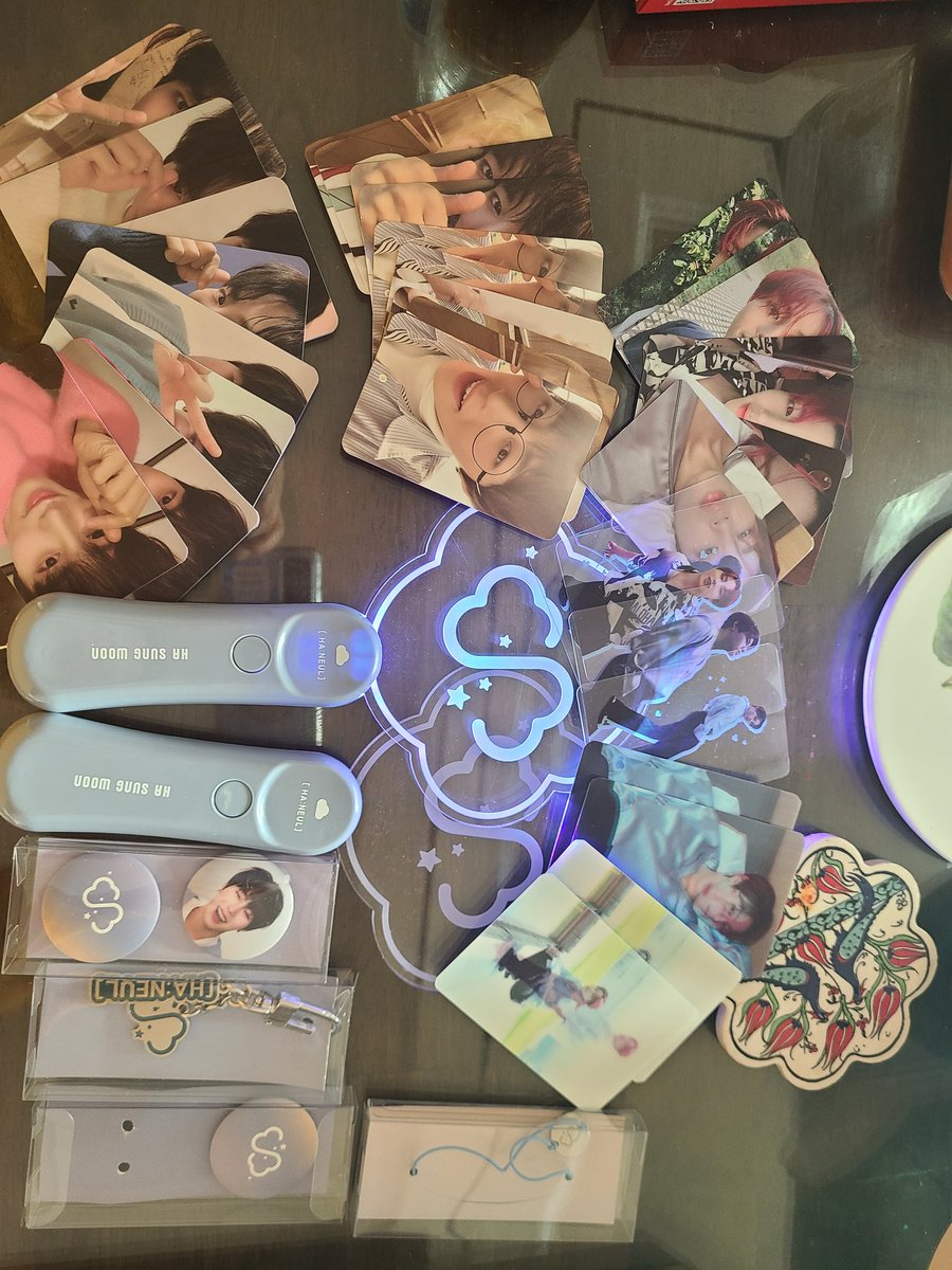 warm__cloud's tweet image. #하성운굿즈 #판매 #앨범 #DM