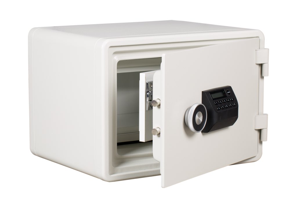 simplysafes's tweet photo. * Black Friday Offers Ending Soon *

https://t.co/XVv3v8Rmvi

The De Raat Protector is an excellent fire resistant safe that offers 60 minutes protection for digital media.
Ideal for any business that requires regular storage of data media. 

Contact us - info@simplysafes.co.uk https://t.co/TCuCVb4g4L