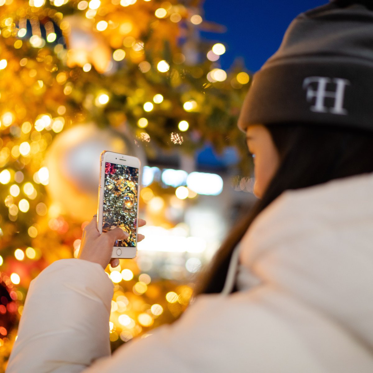 's tweet image. Can’t wait for the opening of the 2nd annual Christmas Market at Friday Harbour this coming Friday! #myfavouritetimeofyear 
#FridayisForever #FridayHarbour #FridayHarbourResort #FHChristmasMarket #ChristmasMarket #Christmas #WinterFun @InnisfilJournal @tourismbarrie