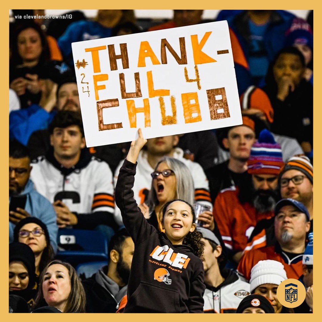 Happy Thanksgiving! 🦃 
Who are you thankful for?🏈