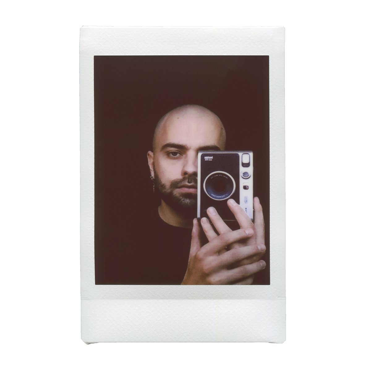 marcogagnoni's tweet photo. My first self-portrait on Instax Mini film
📍: Tivoli
🎞: Instax Mini
#instax #instaxmini #instaxminievo #instantphotographer #marcogagnoni #selfportrait #gagnoni #instaxfilm https://t.co/ASrA7ulEQr