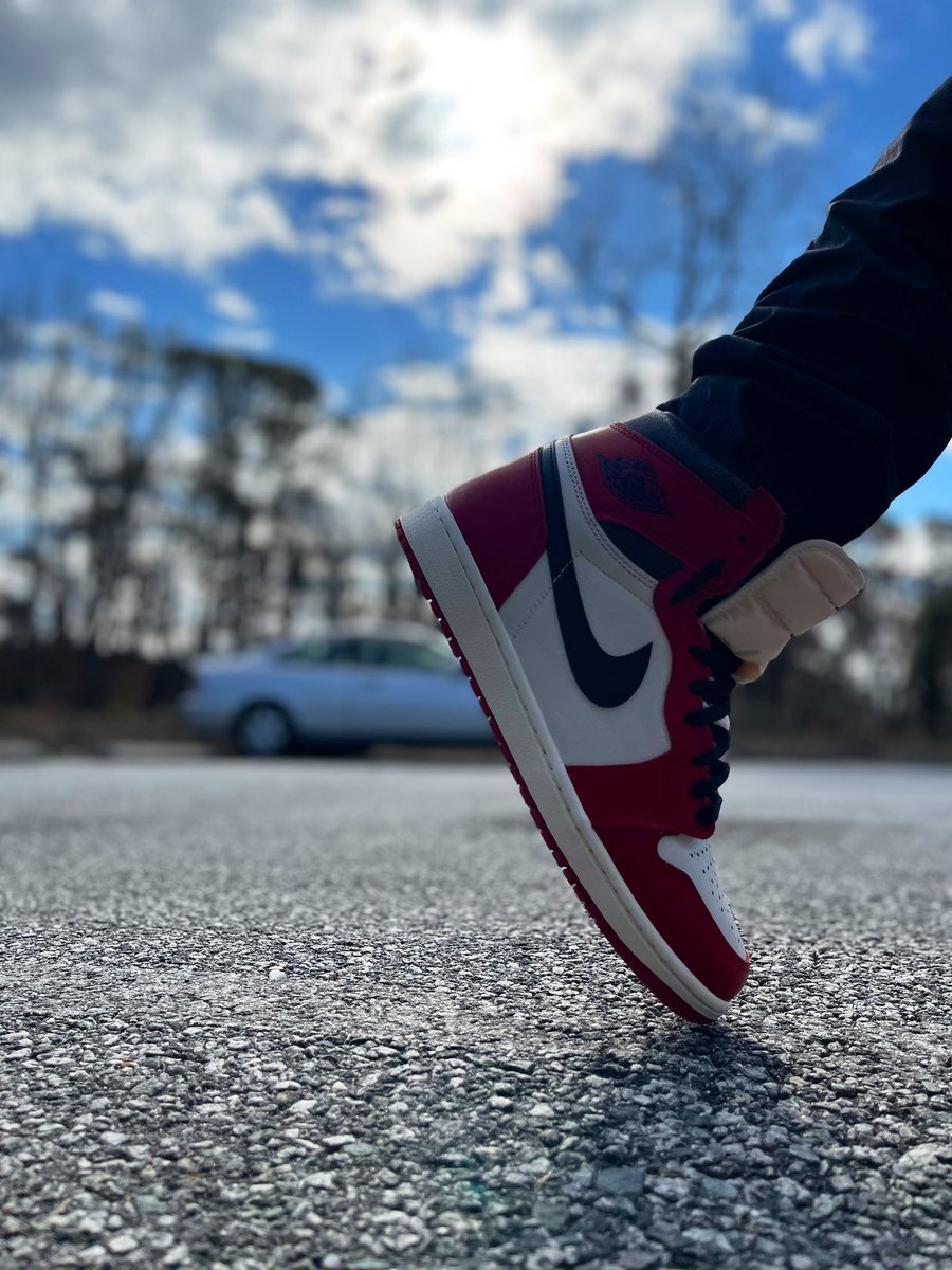 PassMyTweet_Lef's tweet photo. @snkr_twitr From mail to Feet!! #ThanksgivingKicks #RedPanda #snkrs #snkrsLiveHeatingUp
#yoursneakersaredope
#1of1s
@Nike @Jumpman23 @hisexcellence79
@footlocker https://t.co/RI112A5Vfd