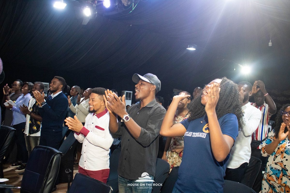 hotrumuahia1's tweet photo. We are honoured this evening to have our ever amazing first lady, Pastor Bliss Emole bring us the undiluted word of God. She is brought forth by our man from God Pastor Divine Emole.
#Word
#Hotr
#Hotrumuahia
#Hotronline
#Hotrmidweekservice
#Wordandspirit
#Invictory4 https://t.co/Yn5ACktp2x