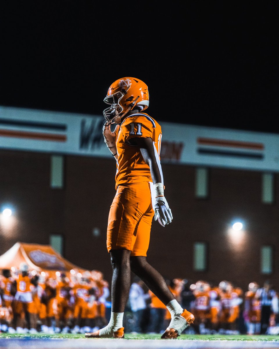 TaiPerkins10's tweet photo. SENIOR TAPE OUT!! @NCHSrecruit @NCWarriorsFB @RecruitGeorgia @HHH_Tackling https://t.co/akRywN6fTs https://t.co/EZG5VzJjHK