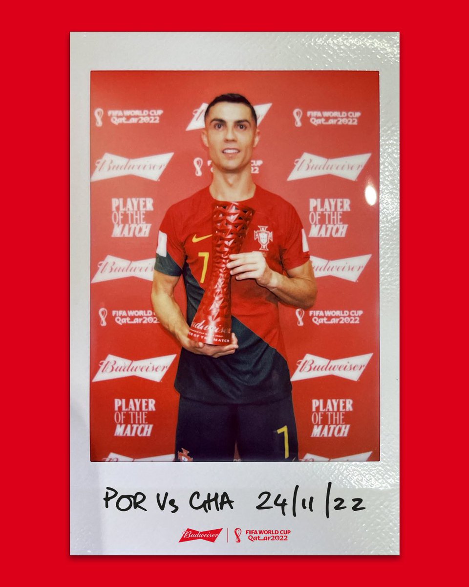TimelineCR7's tweet image. 📸

Cristiano Ronaldo with the Player of the Match award.