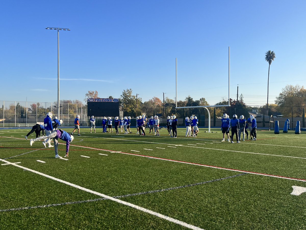 BrothersVarsity's tweet photo. Thankful to be practicing on Thanksgiving! #GoFalcons https://t.co/h4HKd3V5Ff