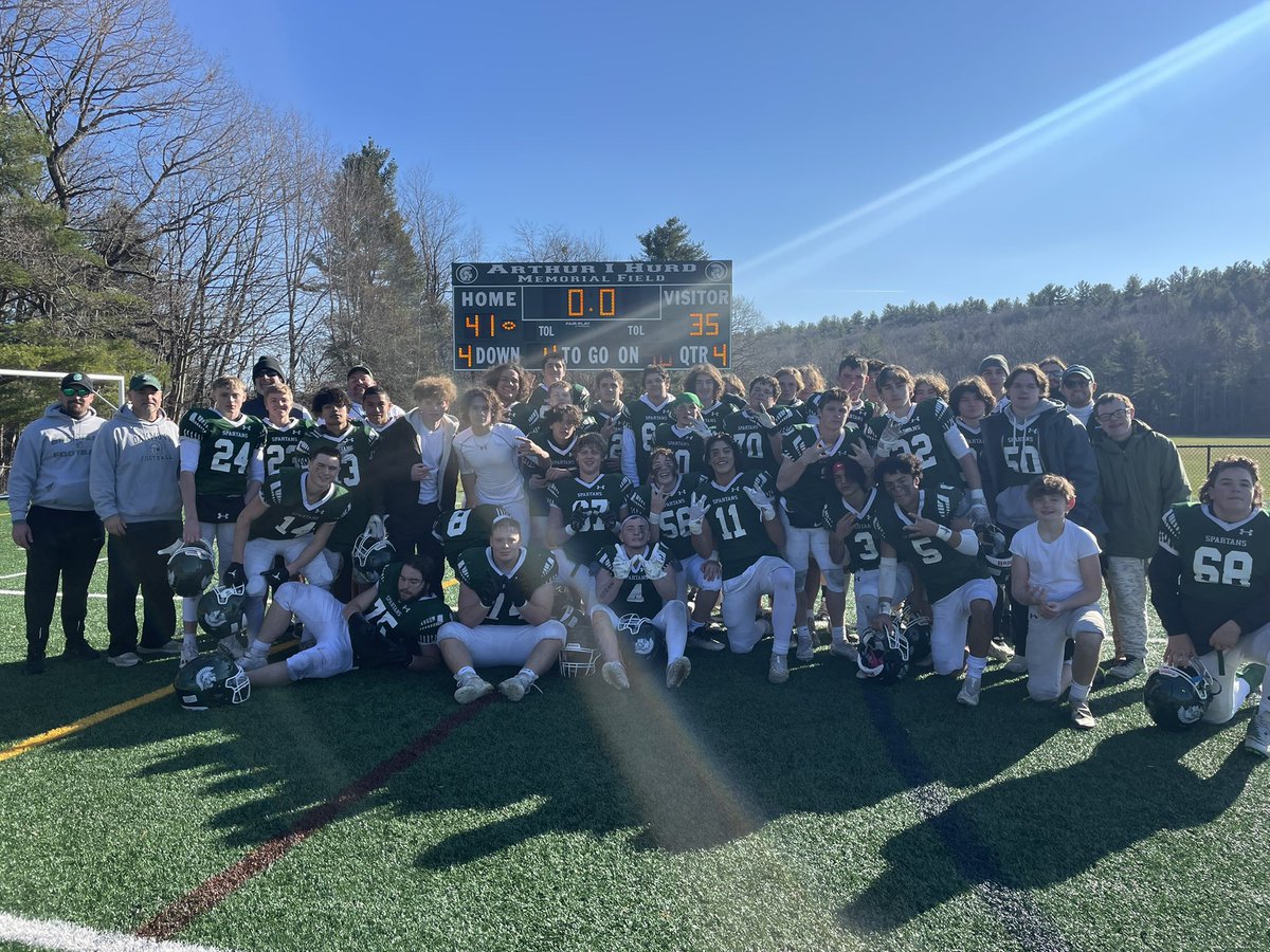 A 40 yard Hail Mary At the buzzer from Sam Curtis to Isaiah Smith for the win!