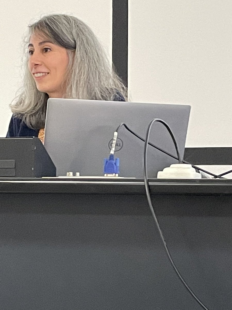 Scalab_umr's tweet image. Félicitations à Anahita Basirat de #Scalab_umr qui a soutenu son Habilitation à Diriger des Recherches cet après midi 😀 Un exemple de recherches interdisciplinaires au meilleur niveau ! @univ_lille @CNRS_HdF @UFR3S_ULille @CHU_Lille #langage #Parkinson