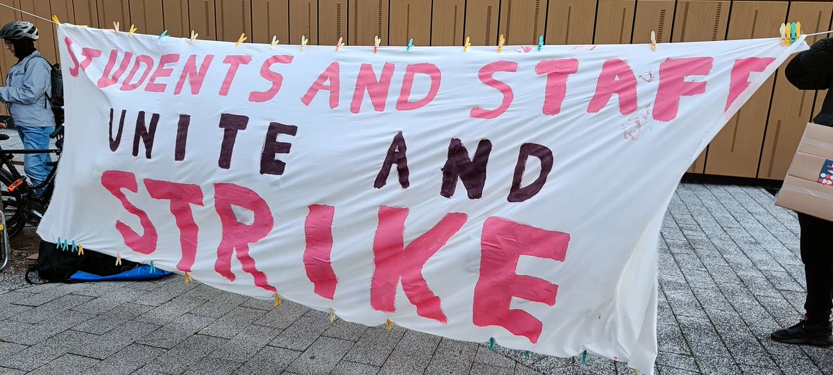 Warwick Green Party Society (@warwickgreens) on Twitter photo 💚 Thank you so much to everyone there with us at the <a href="/WarwickUCU/">Warwick UCU</a> strike! It was incredible to see so many people gathered to make change!
💚 We'll be there again tomorrow, so come join us and support your staff! 💚 Thank you so much to everyone there with us at the <a href="/WarwickUCU/">Warwick UCU</a> strike! It was incredible to see so many people gathered to make change!
💚 We'll be there again tomorrow, so come join us and support your staff!