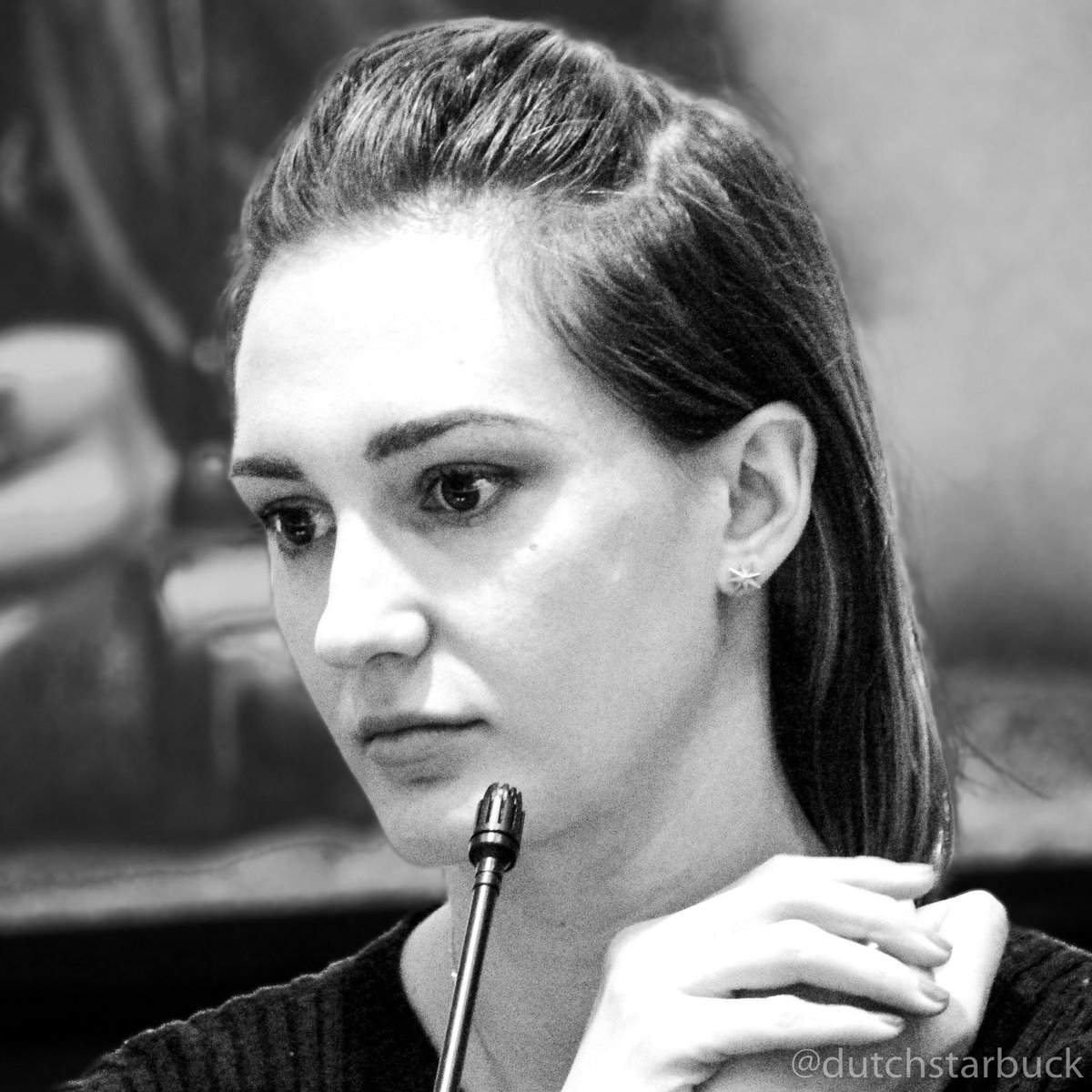 dutchstarbuck's tweet photo. A #KatBarrell from the archives, from EarperConUK 2017 #WynonnaEarp https://t.co/WyWurIwJ25