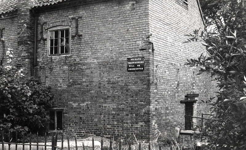 Cogglesford's tweet photo. We love these old photos of Cogglesford - we have a great collection of Sleaford picture postcards, just ask one of our team while you're visiting and we'll get them down from the loft!

@visitlincoln @Visit_Lincs @heartoflincs #YourLocalMill #Sleaford https://t.co/OCwMNzyNHD