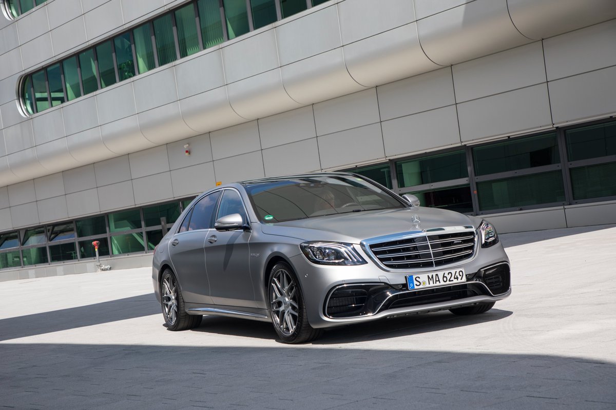 Motorvision_FR's tweet photo. Ce nouveau numéro du magazine Tuning est entièrement consacré à @MercedesAMG et revient sur trois de ses modèles les plus puissants.
 
📅 Dimanche – 11h00 CET
📺 https://t.co/fSUrTlHVNi
 
#Motorvision #MotorvisionTV #Mercedes #AMG https://t.co/DrQm2ju5Ey