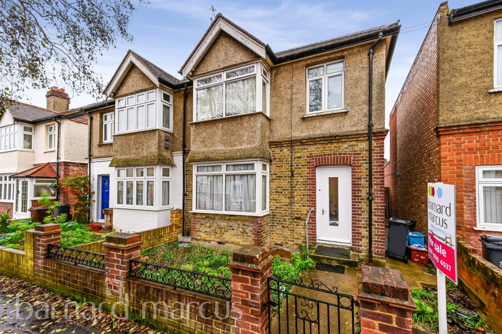 Barnard Marcus (BarnardMar) / Twitter