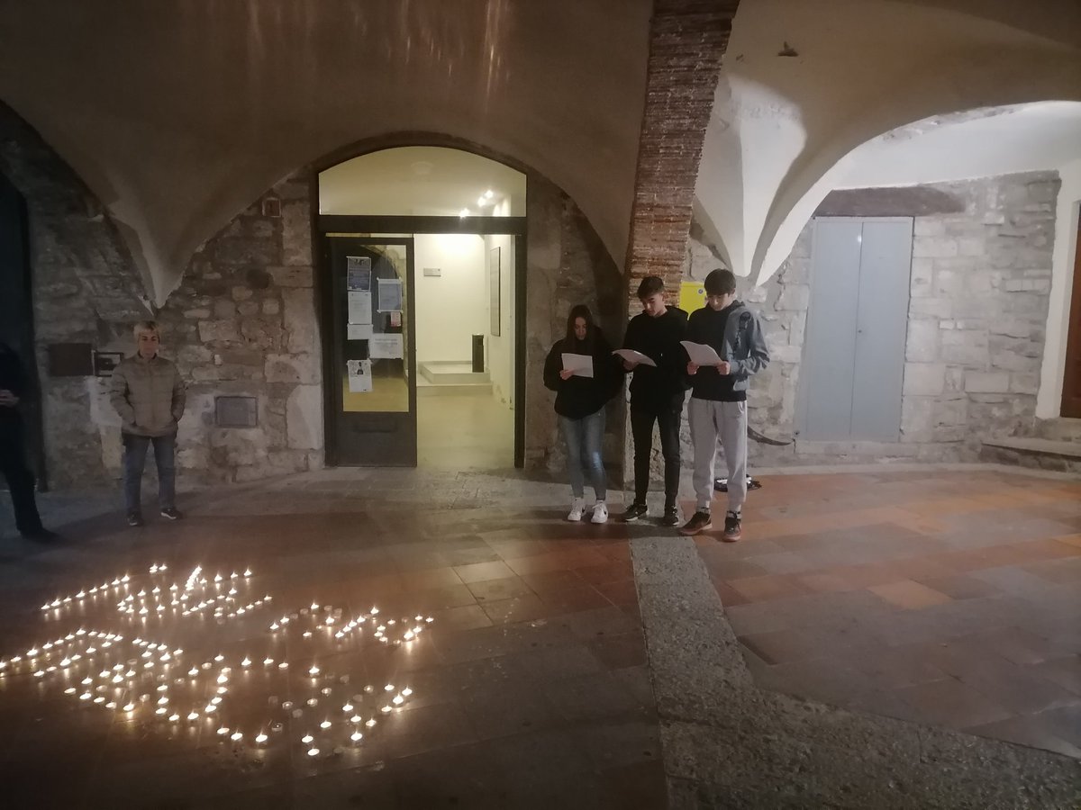 Gràcies Joan, Martina I Martí per llegir el manifest #25N #Besalú diu NO a les violències sexistes <a href="/Aj_Besalu/">Ajuntament de Besalú</a> <a href="/vaneduranb/">vduran</a> <a href="/FinaPont/">finapont</a> <a href="/marifauro/">maria fauró mañá</a> <a href="/claudia_batlle/">Clàudia</a> <a href="/jbatlle3/">Jesús Batlle Auguet</a>