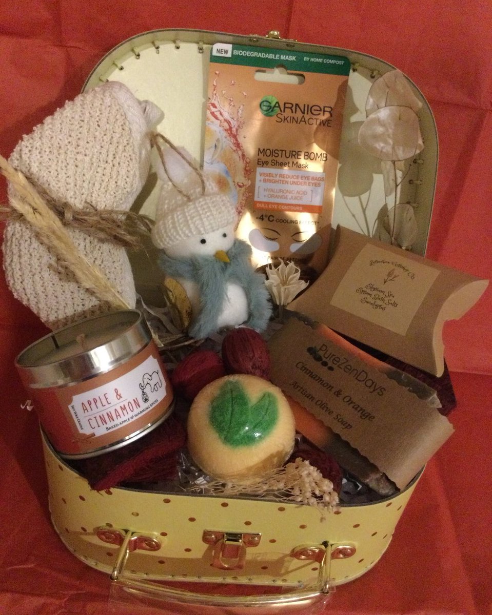 KSouthamm's tweet image. Excited to share the latest addition to my #etsy shop: Christmas cinnamon pamper giftbox for her/cinnamon spa treat/Christmas relaxing gift/self care Christmas/Christmas hamper box #suitcasegiftbox etsy.me/3F0iJq4
Order soon to get before Christmas 40% off 
#MHHSBD