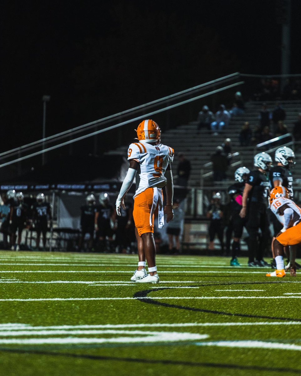 calebjenkins_'s tweet photo. sr szn tape !!!( 60 tts, 3 ints , 3 pbu’s , 2 sacks, 5 tfl’s) @NCHSrecruit @TQueen_15 @HHHTacklingAcad @RecruitGeorgia 

https://t.co/G8btdVNyj3 https://t.co/ZhcGf4SOQc