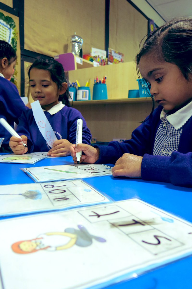 misssmythe_HT's tweet photo. Phonics in action πβ¨
I am bursting with pride for these superstars who are impressing me every single day with their writing.
#EYFS #EarlyYears #EY #Phonics #EYWriting https://t.co/6357hbIusH